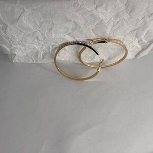 Golden fashion earring hoops
